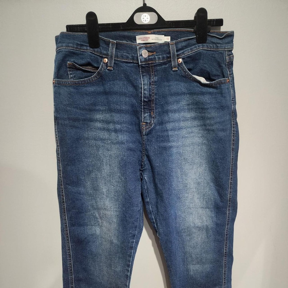 Levi jeans